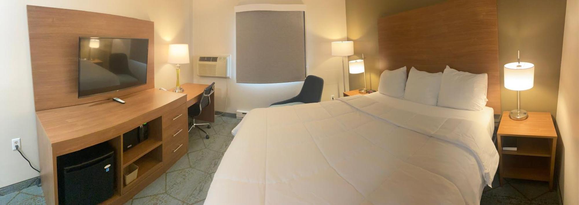 Baymont By Wyndham Oshkosh Airport Hotel Eksteriør billede